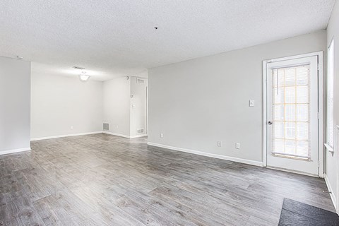 Unfurnished Living Area at Wildcreek Apartments, Clarkston, 30021