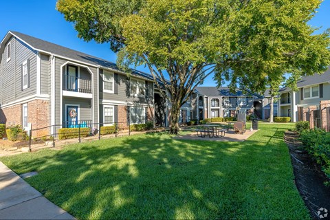 355 NW Hillery St 1-2 Beds Apartment for Rent