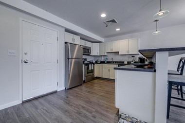 180 Woodbury St. 1 Bed Apartment for Rent - Photo Gallery 1