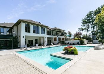 Beautiful Swimming Pool at Metro