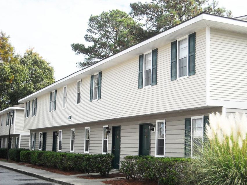 Lakewood Lodge Apartments, 6000 Mabeline Rd, Hanahan, SC RentCafe