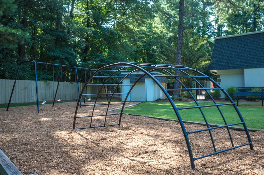 The Retreat @ Greenbriar Apartments By ICER