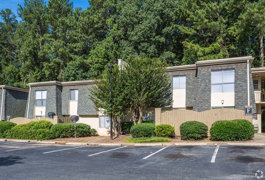 The Retreat @ Greenbriar Apartments By ICER