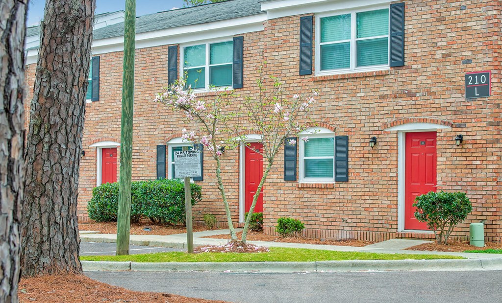 Savan Pointe Townhomes East And West