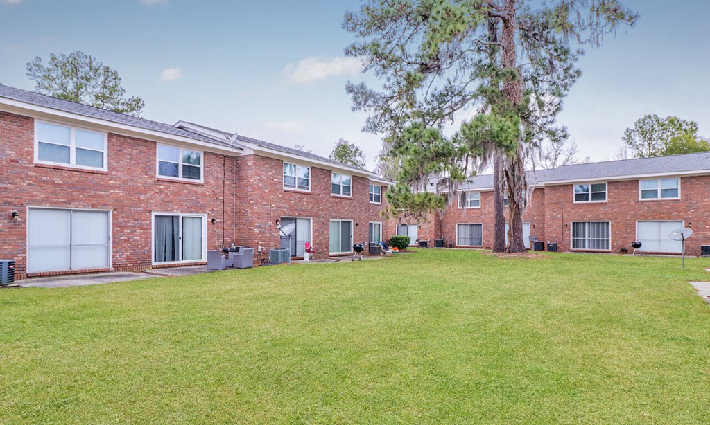 Savan Pointe Townhomes East And West