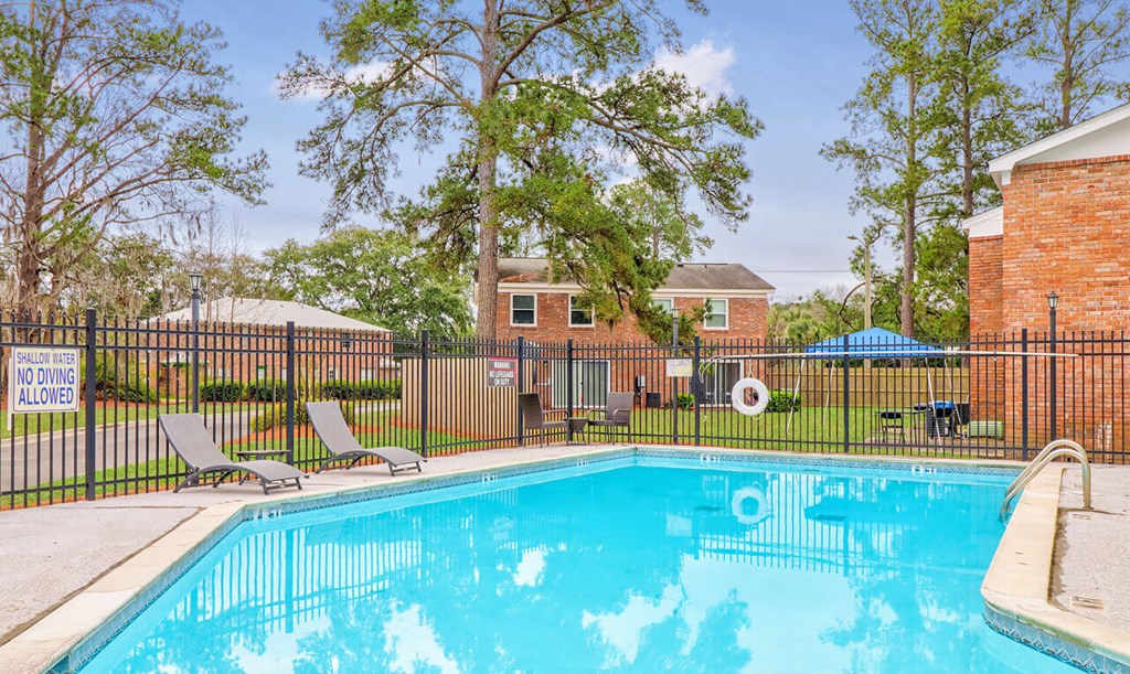 Savan Pointe Townhomes East And West