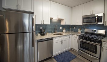 Fully Equipped Kitchens Fully Equipped Kitchens at Paces Ridge at Vinings, Atlanta - Photo Gallery 5