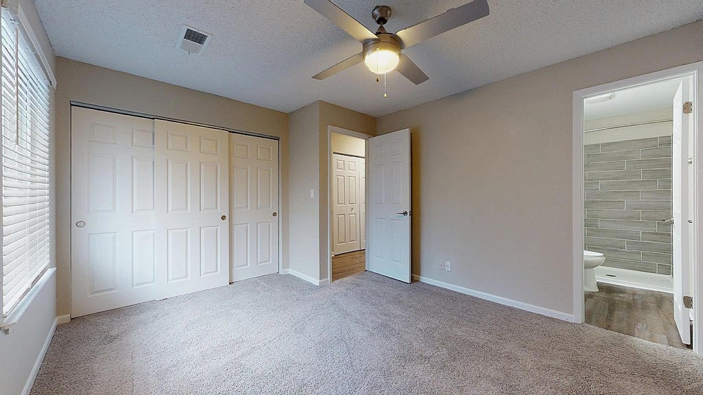 Spacious room at Spalding Vue Apartments, Peachtree Corners, Georgia