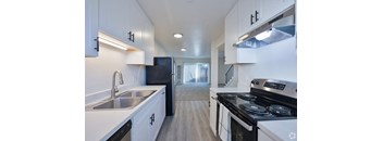 the preserve at ballantyne commons apartment kitchen and living room