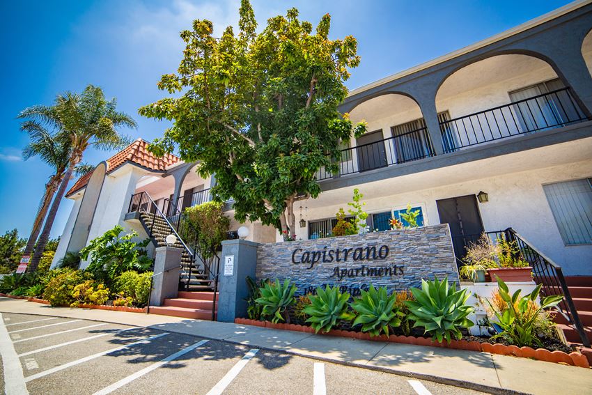 Capistrano Apartments In Camarillo, CA, 180182 Ripley Street