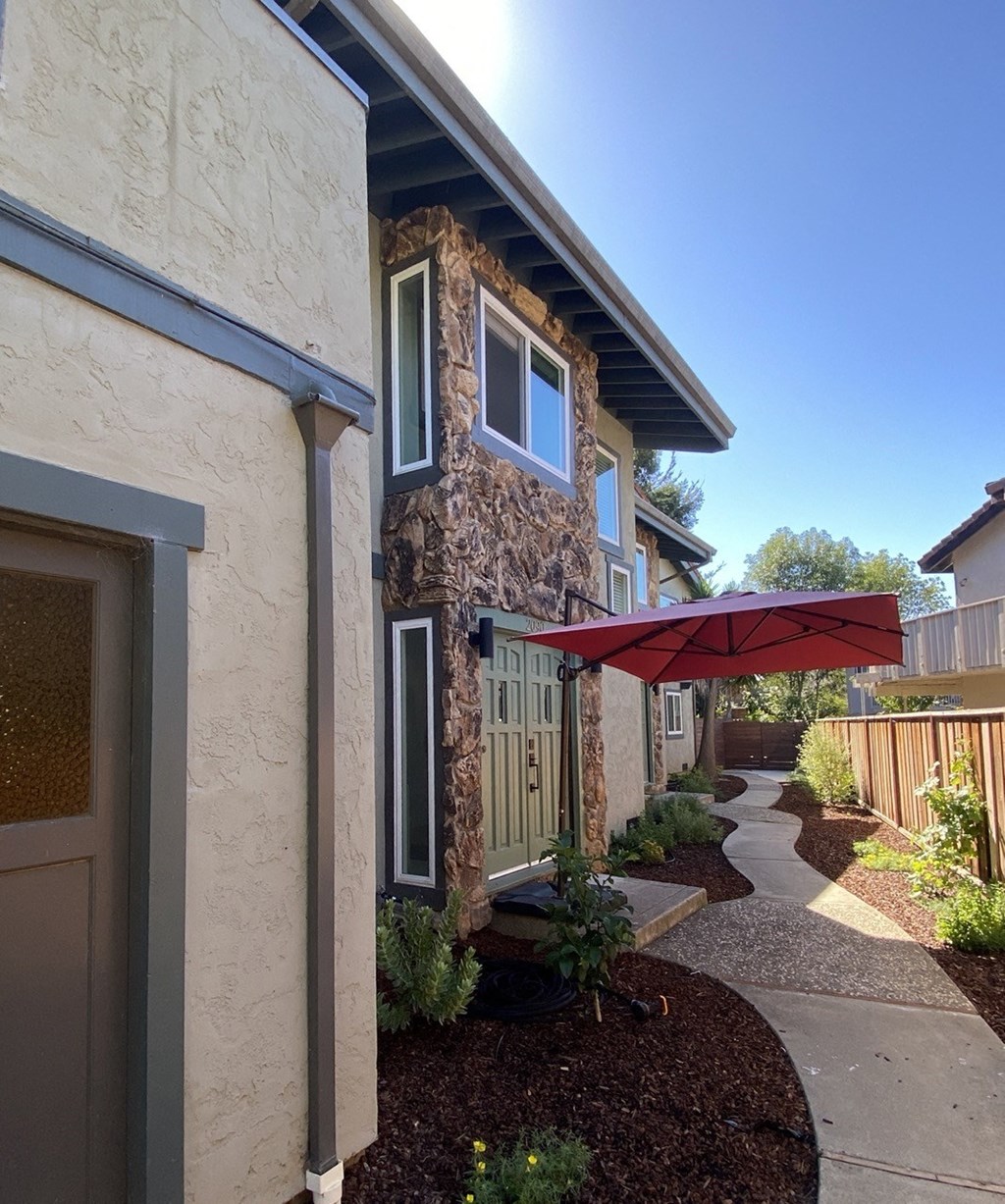 2090 -2092 Penasquitas Drive, Aptos, CA 95003 side entrance view of the property