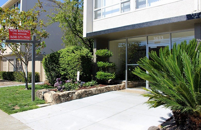 3633 Colegrove Apartments