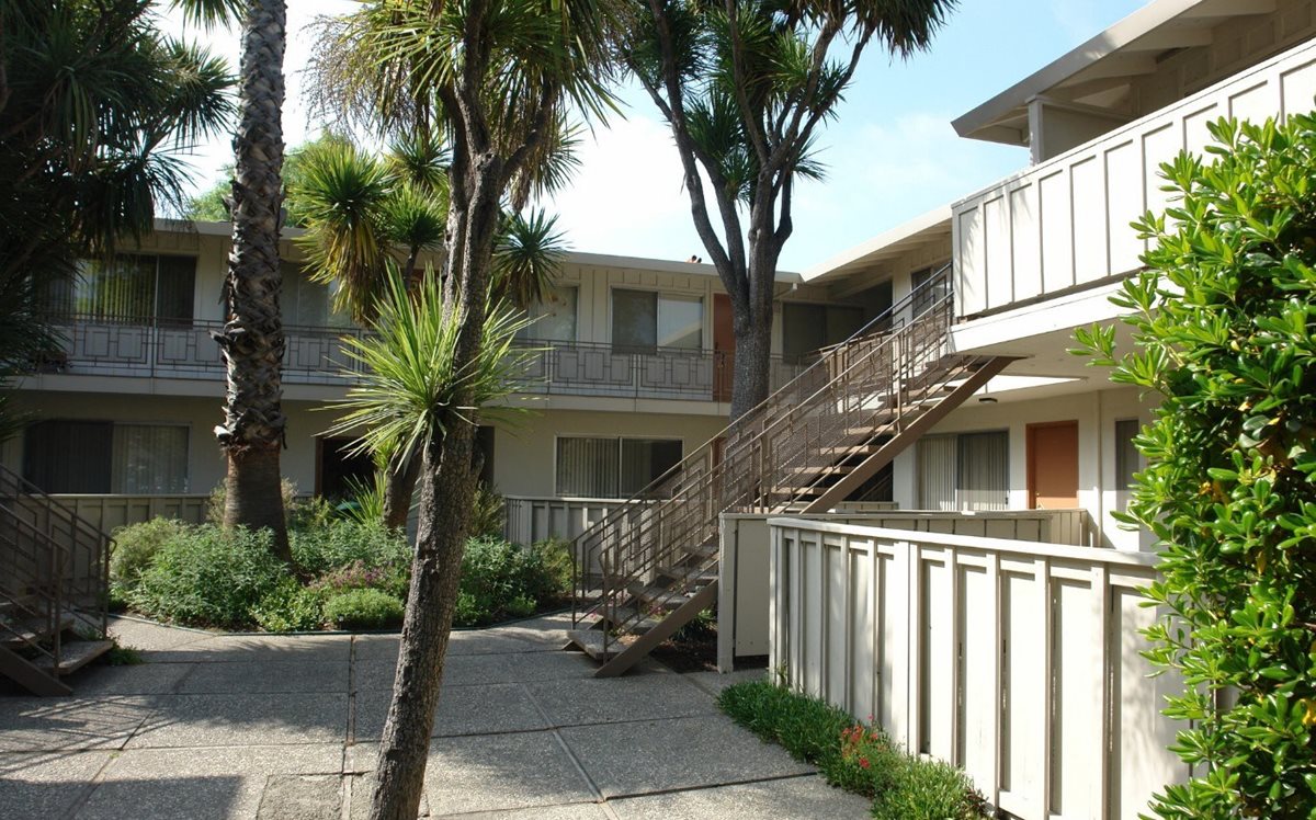 Winchester Palms Apartments