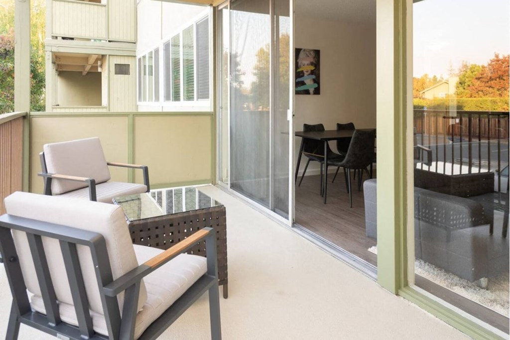 Arastradero West Apartments 724 Arastradero Road  Palo Alto, CA 94306