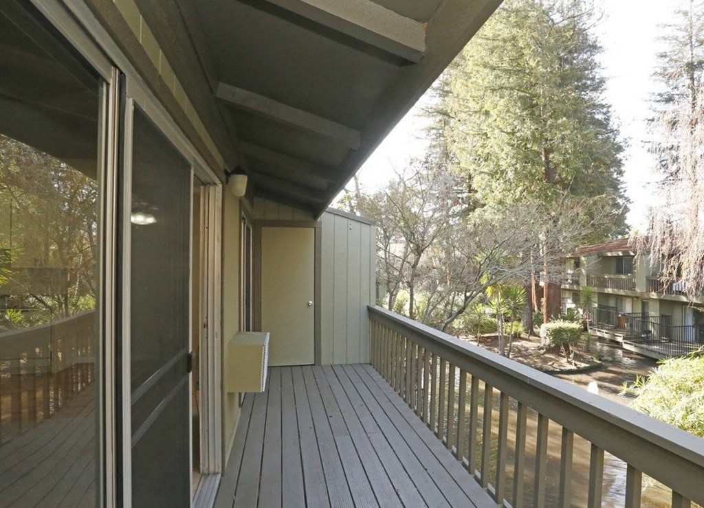 Riverdeck Apartments