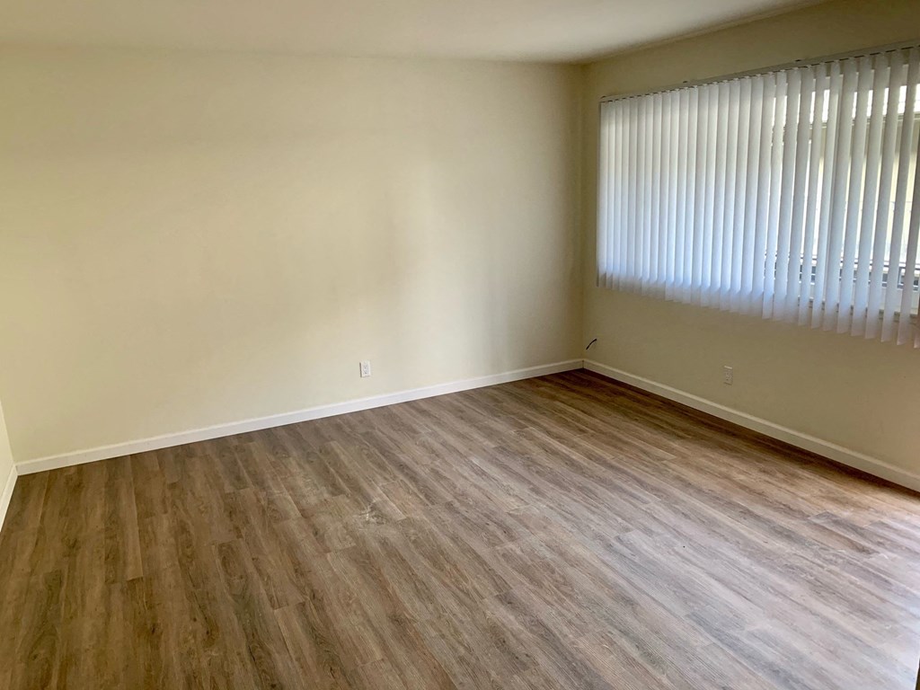 Bermuda Apts-Living room