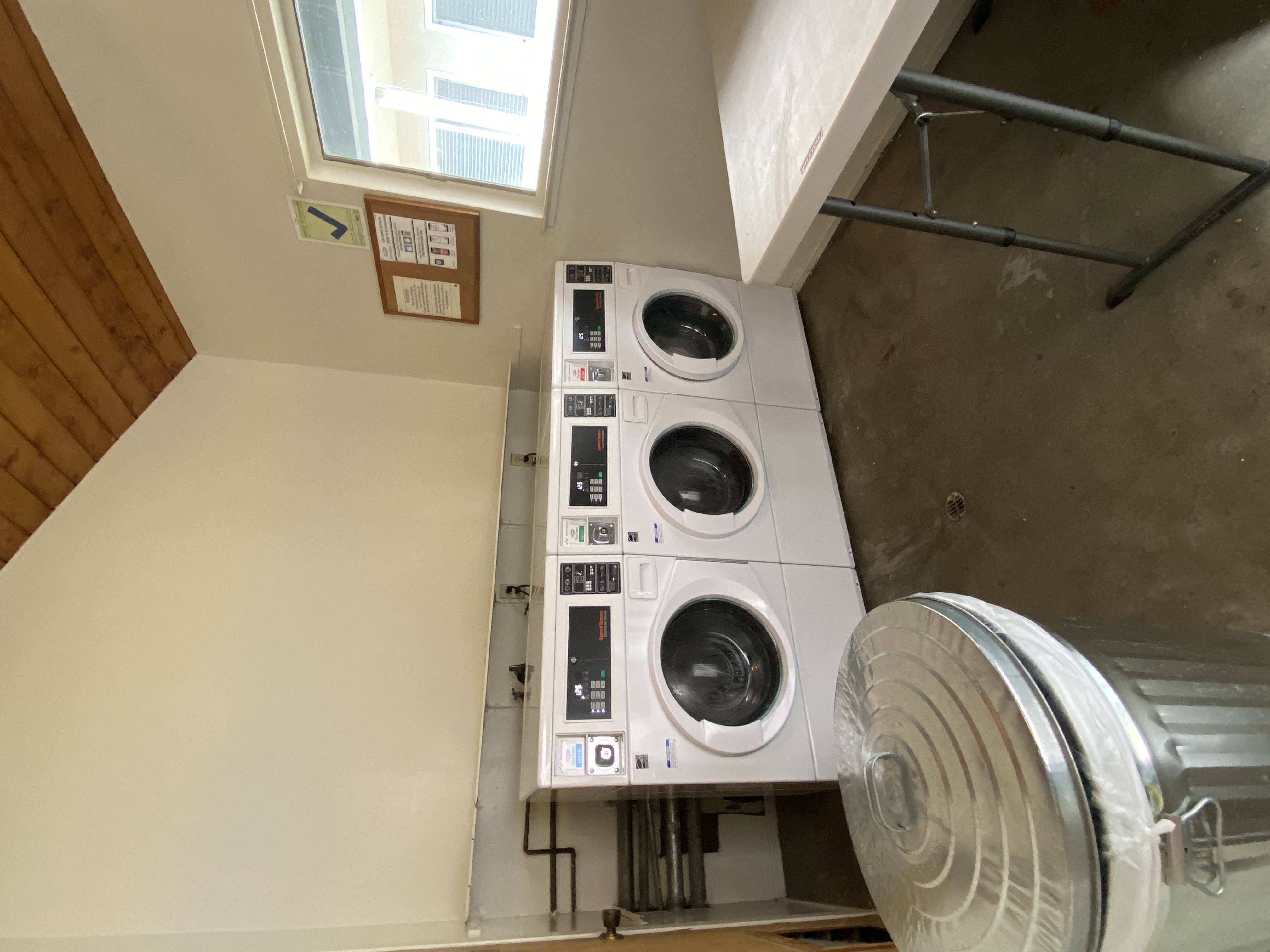 Valley Manor Apartments 770 N. Winchester Blvd  San Jose, CA 95128