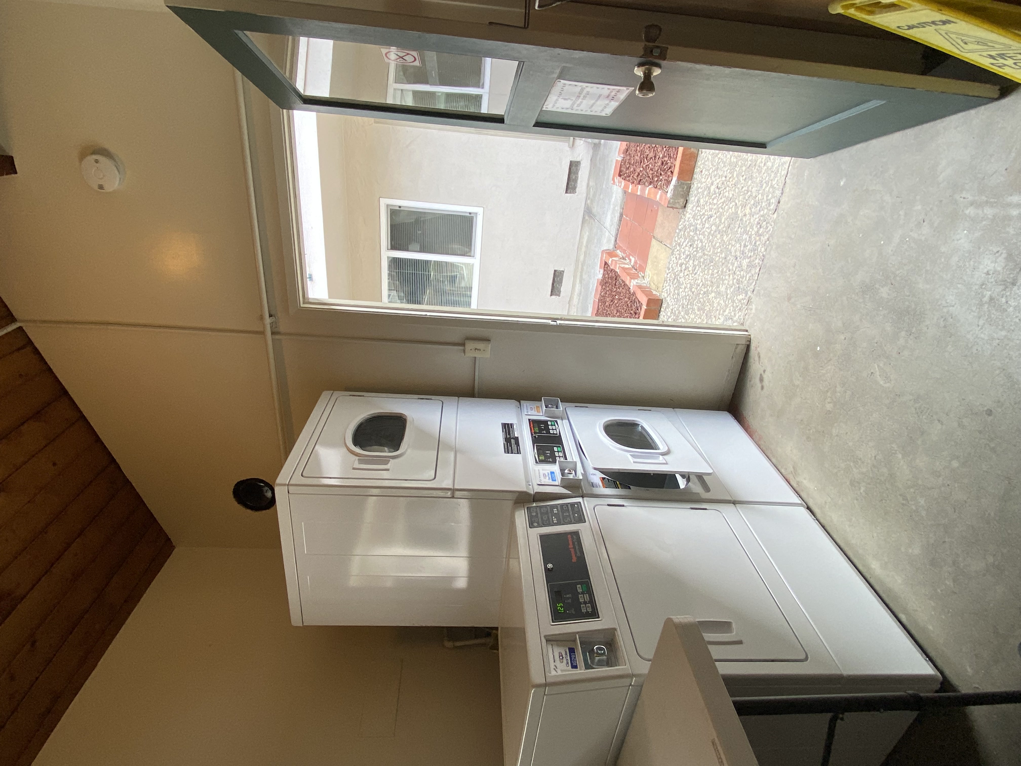 Valley Manor Apartments 770 N. Winchester Blvd  San Jose, CA 95128