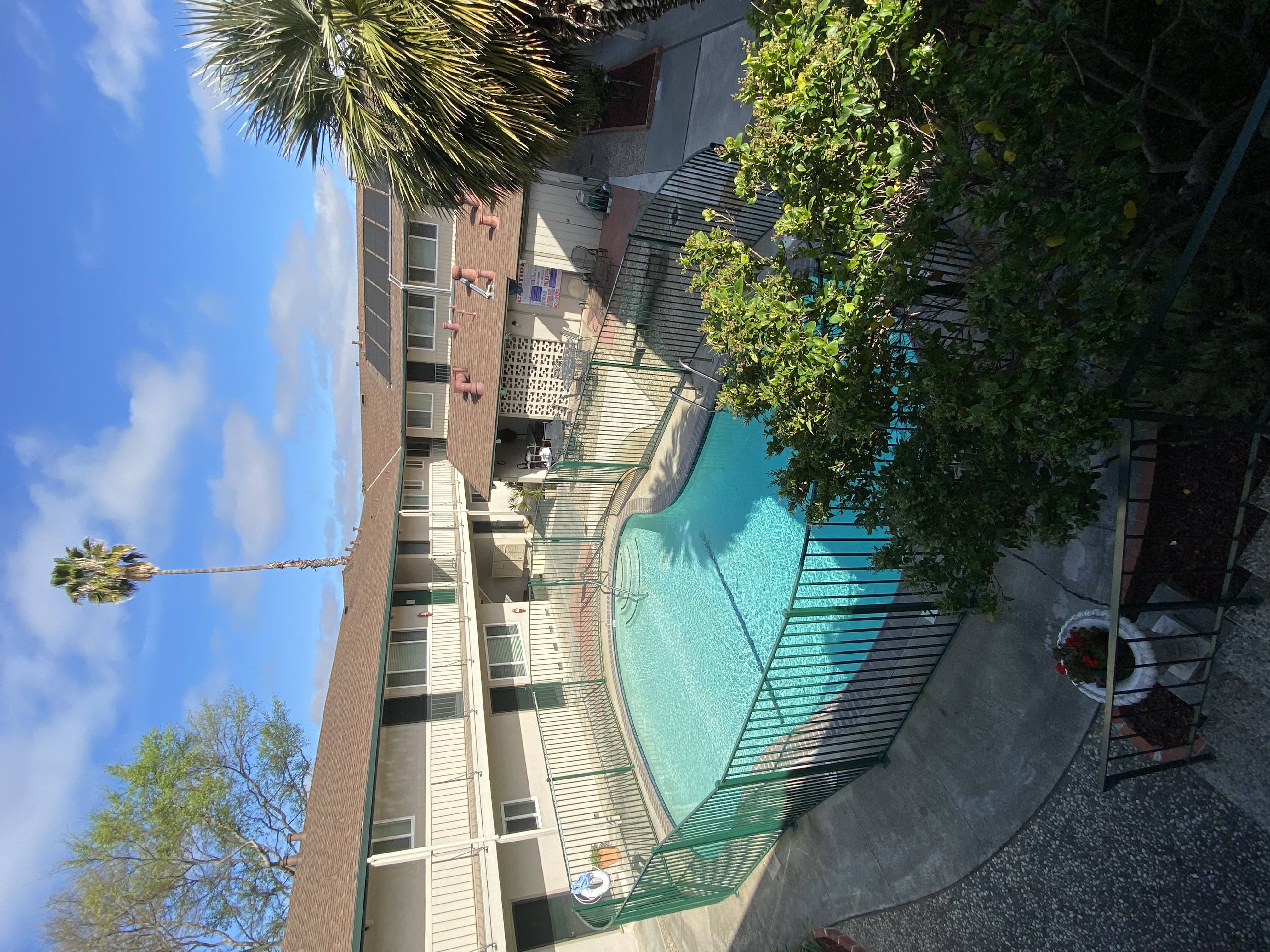 Valley Manor Apartments 770 N. Winchester Blvd  San Jose, CA 95128