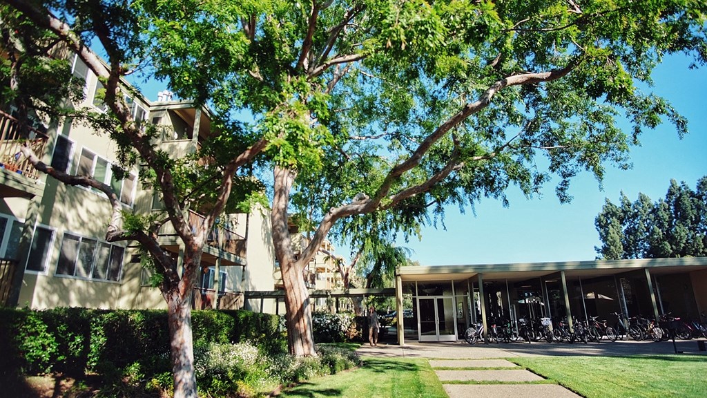 Arastradero West Apartments 724 Arastradero Road  Palo Alto, CA 94306