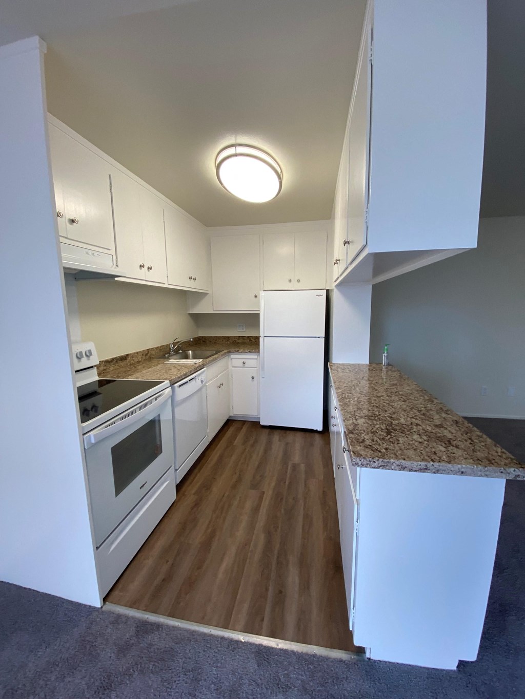 19th ave 2 bdrm white kitchen entrance