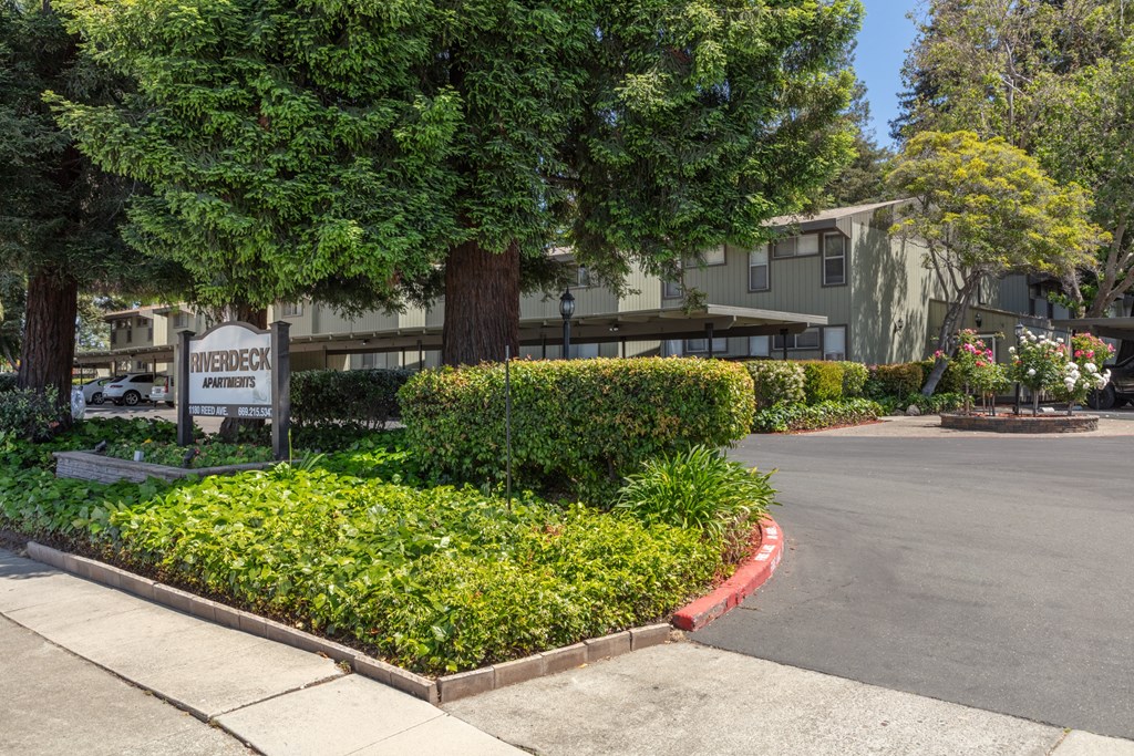 Riverdeck Apartments