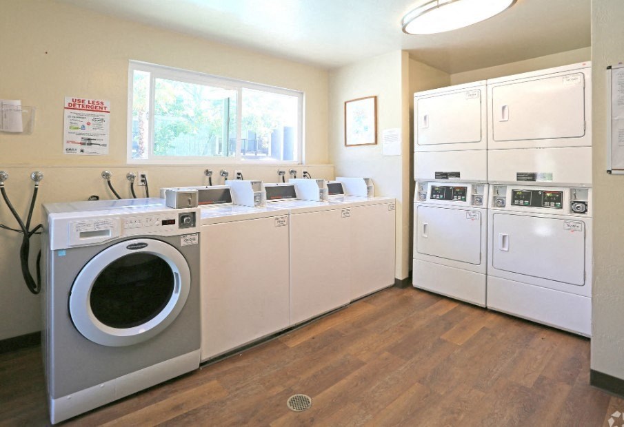 110 Remington Apartments 110 E Remington Drive  Sunnyvale, CA 94087