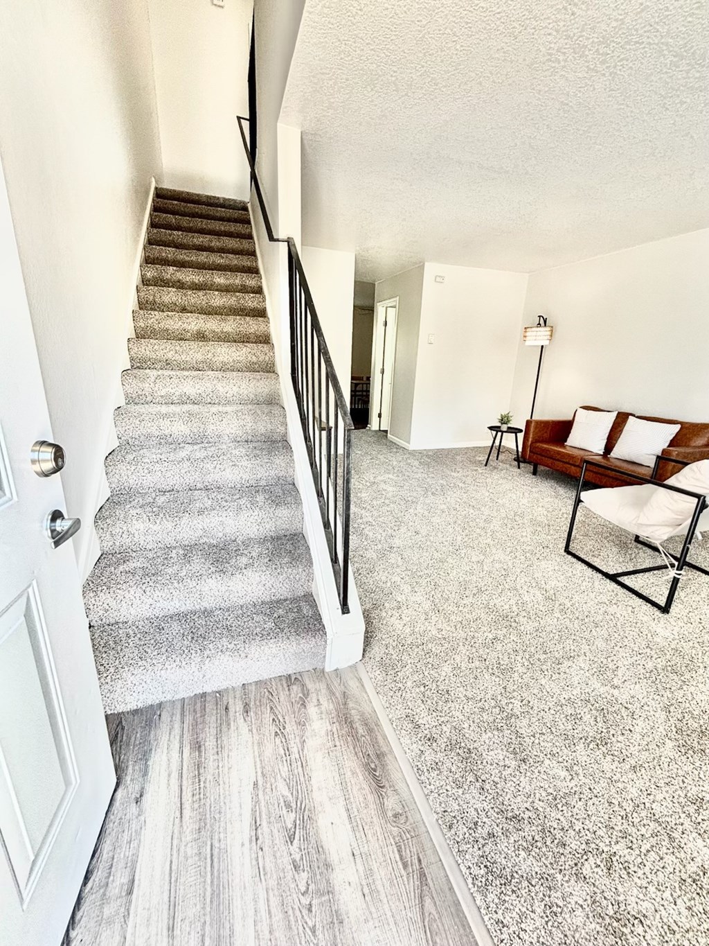 Campbell Plaza Apartments
710 Nido Drive, Campbell, CA 95008. town home living room.