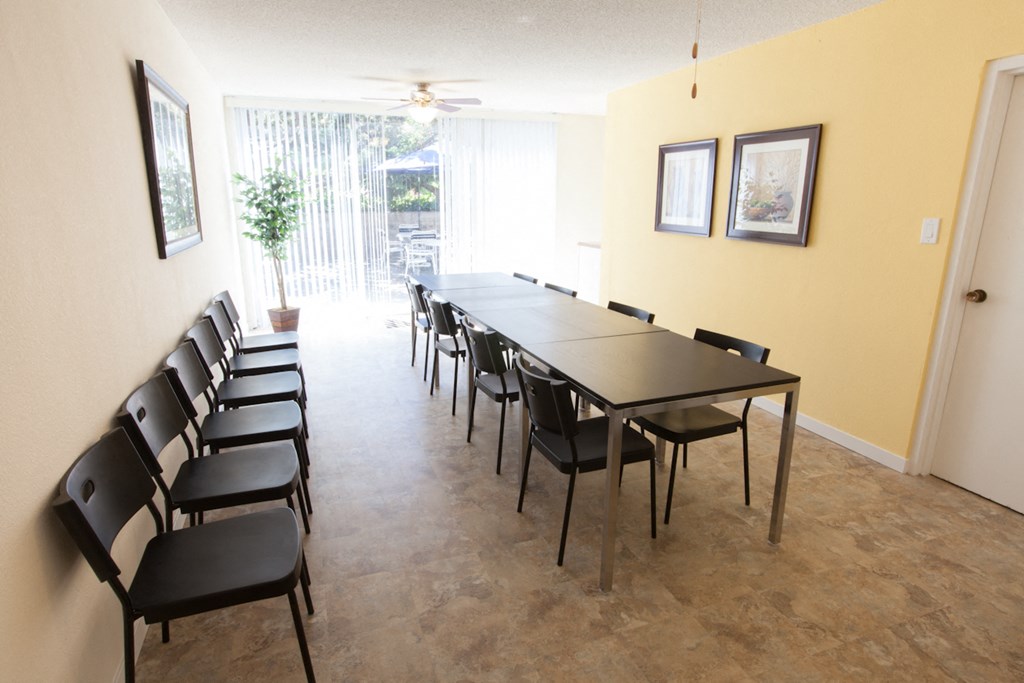 Flores Manor Apartments