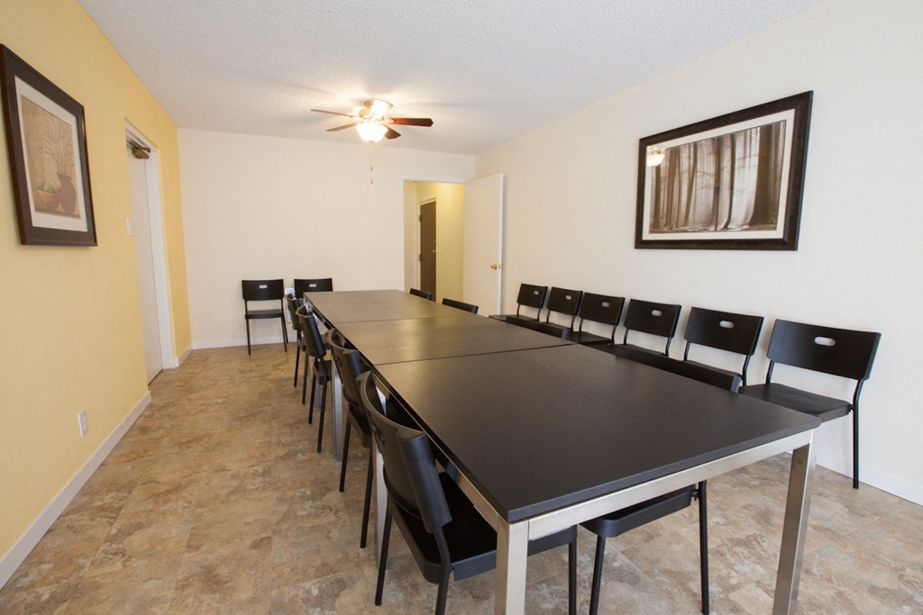 Flores Manor Apartments