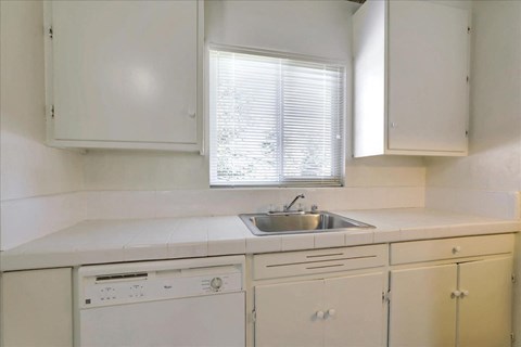 Mari Court  586 mariposa ave mountain view, ca 94040