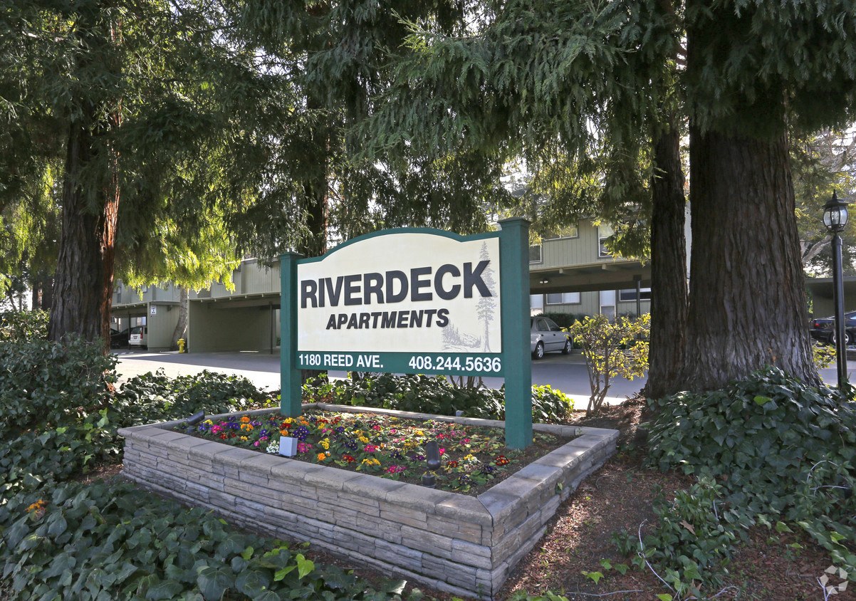 Riverdeck Apartments