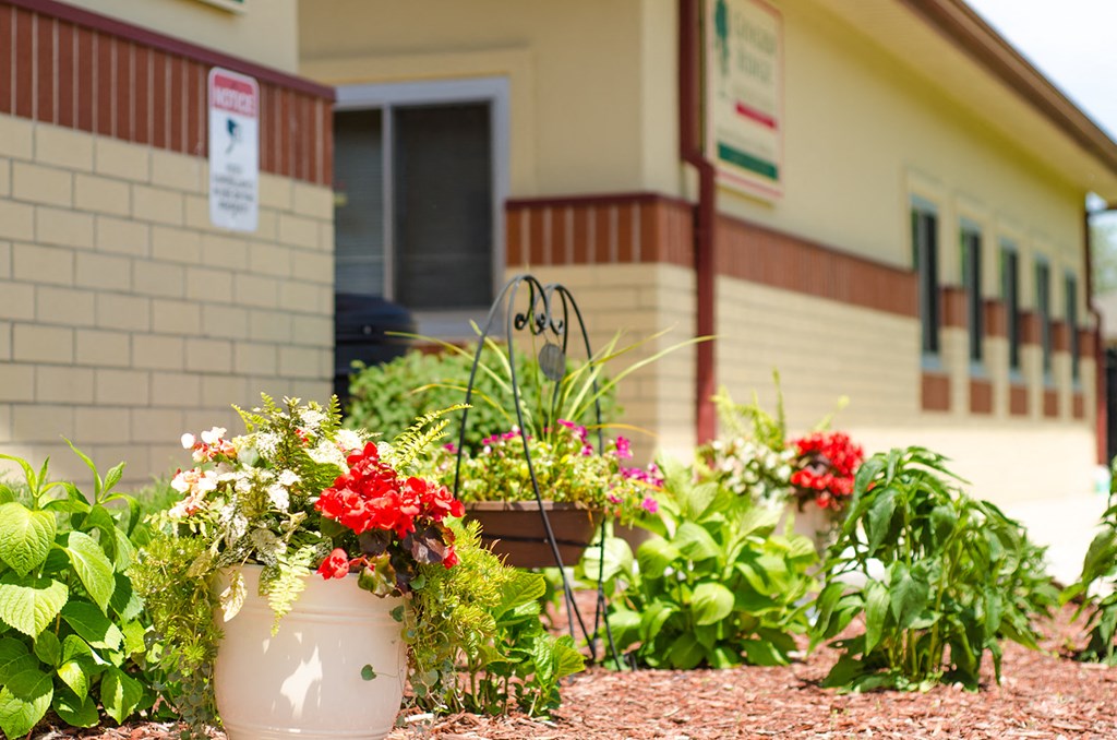 Outside Leasing Office