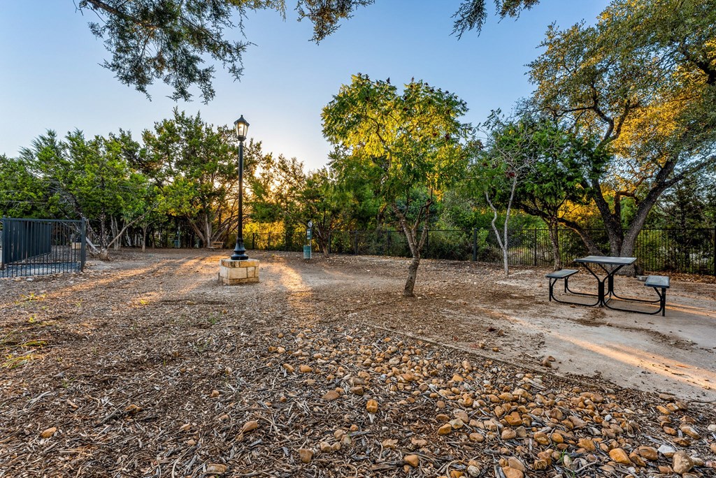 Picnic Area at Bridge at Heritage Woods, Austin, TX