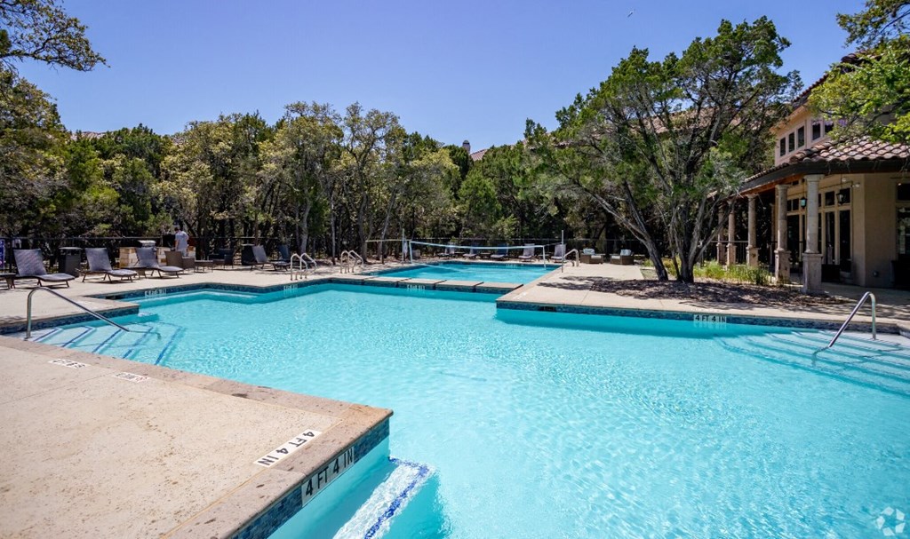 the swimming pool at the resort at governors residence