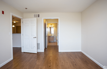 105 Hopkins Street 1-2 Beds Apartment for Rent - Photo Gallery 36