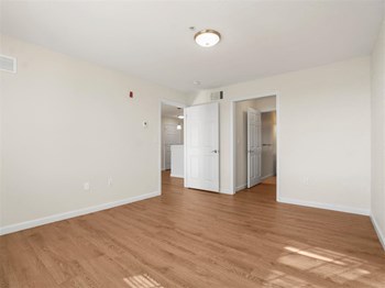 105 Hopkins Street 1-2 Beds Apartment for Rent - Photo Gallery 18