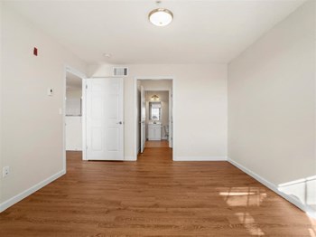 105 Hopkins Street 1-2 Beds Apartment for Rent - Photo Gallery 21