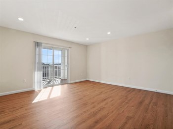105 Hopkins Street 1-2 Beds Apartment for Rent - Photo Gallery 14