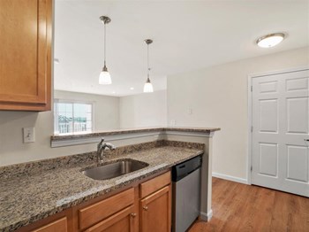 105 Hopkins Street 1-2 Beds Apartment for Rent - Photo Gallery 7