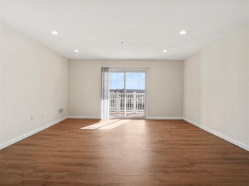 105 Hopkins Street 1-2 Beds Apartment for Rent - Photo Gallery 13