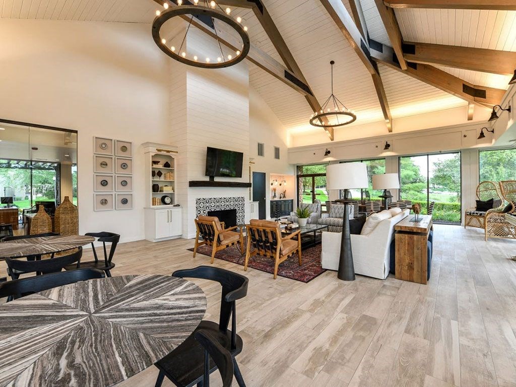 Newly renovated clubhouse lobby at 15Seventy, Chesterfield, MO 63017