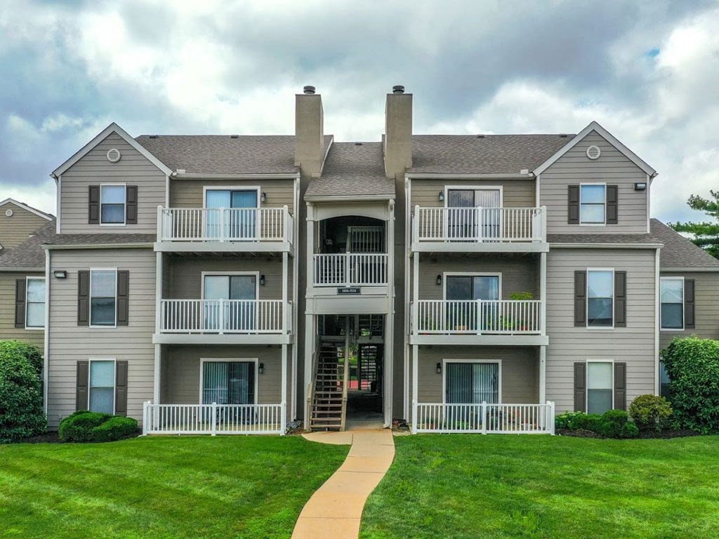 Exterior building at 15Seventy, Chesterfield, MO 63017