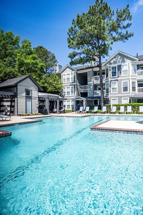 the preserve at ballantyne commons apartment pool