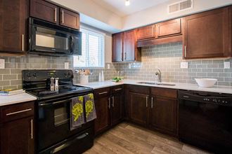 1438 Bouldercrest Rd. SE 1 Bed Apartment for Rent - Photo Gallery 3