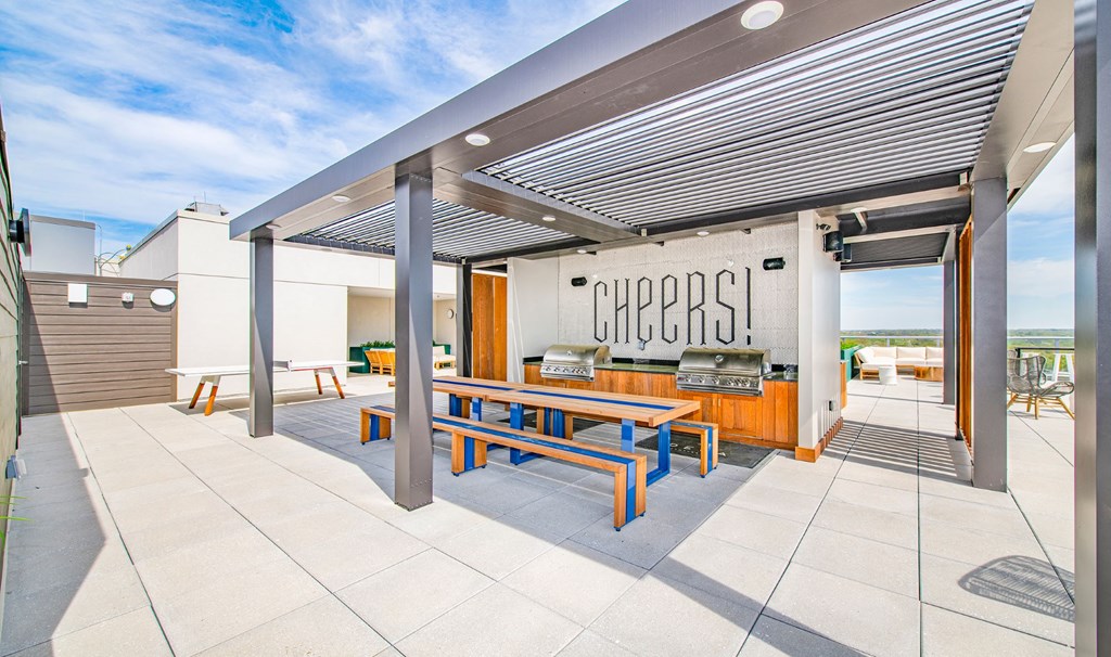 Grill and picnic at Deca Apartments, South Carolina