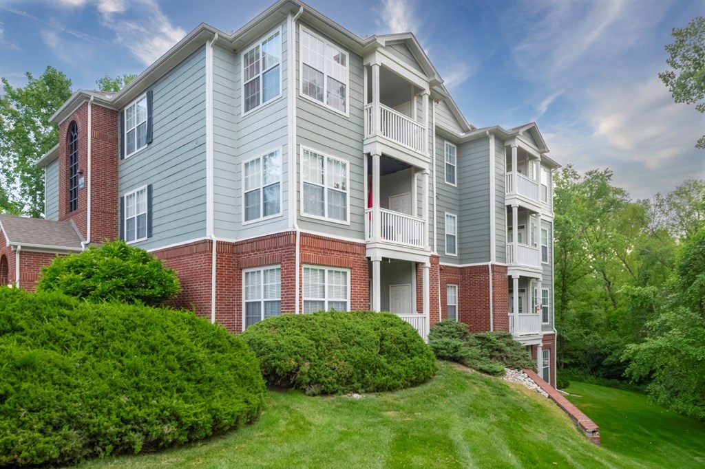 Green Lawn at Cambridge Square, Overland Park, Kansas