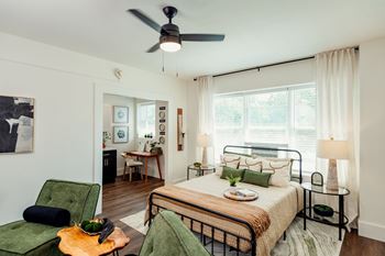 Bedroom With Ceiling Fan at Parkview Apartments, Memphis, TN, 38104