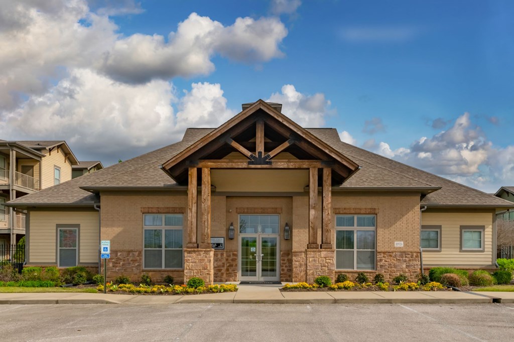 Clubhouse Exterior located at Hall Creek Apts in Arlington, TN 38002