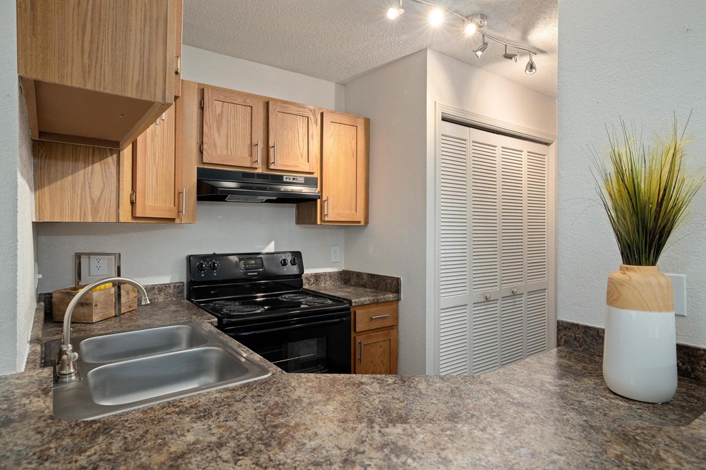 Granite Counter Tops In Kitchen at Hampton Woods, Kansas